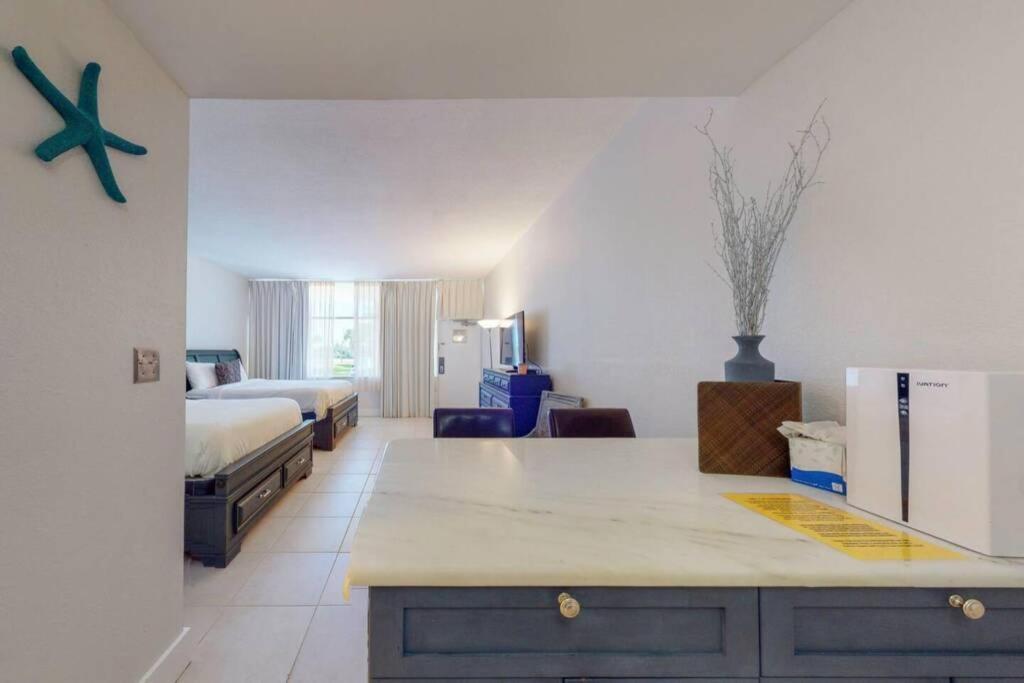 Sea Breeze, Studio 510, Beach Steps Away!+Pool+Wifi Ράσκιν Εξωτερικό φωτογραφία