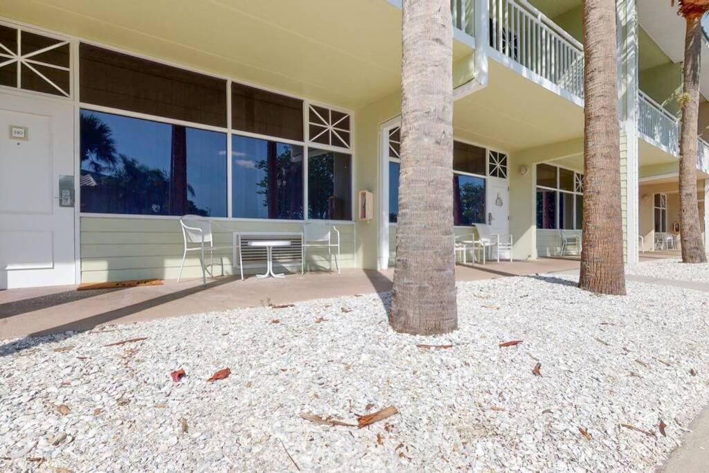 Sea Breeze, Studio 510, Beach Steps Away!+Pool+Wifi Ράσκιν Εξωτερικό φωτογραφία