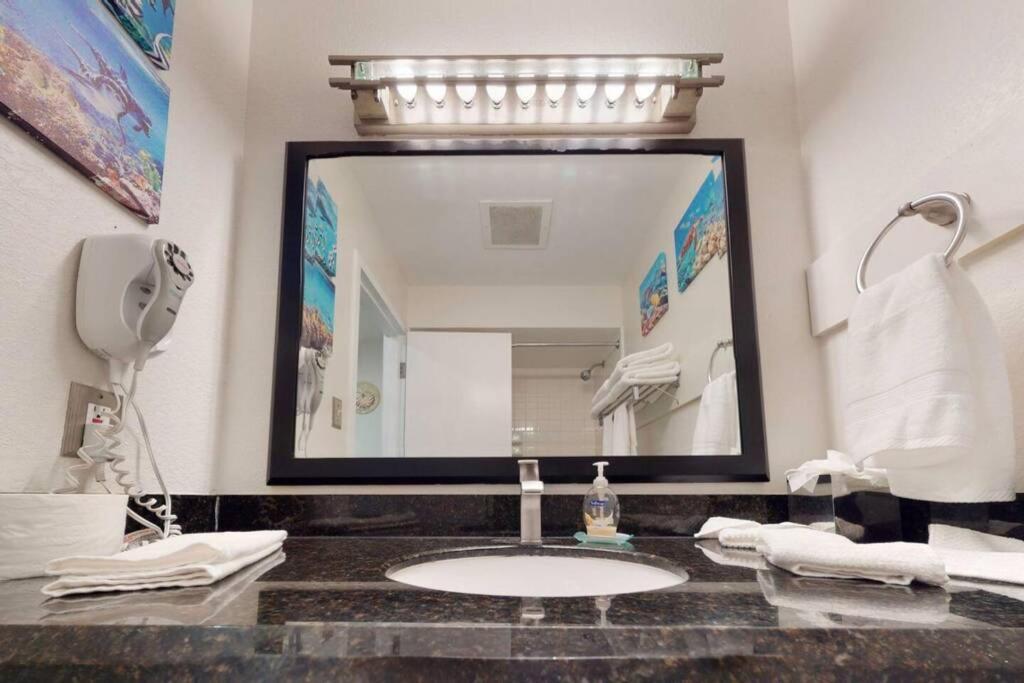 Sea Breeze, Studio 510, Beach Steps Away!+Pool+Wifi Ράσκιν Εξωτερικό φωτογραφία